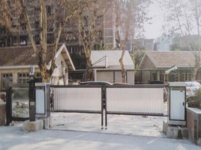 廣告道閘車輛識別